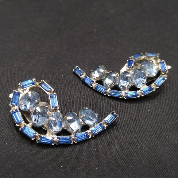 Vintage 1960s Light Blue Rhinestone Ear Climber Clip Earrings, Rhodium Plated - Picture 10 of 10